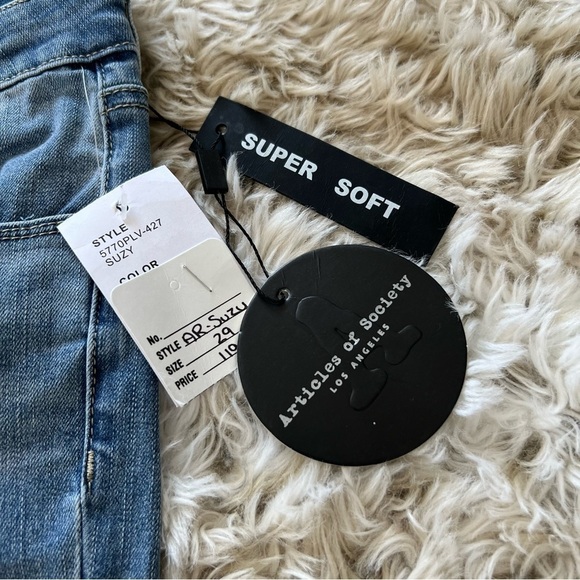 🆕 Articles of Society Suzy Distressed Frayed Hem Jeans in Dix - Picture 3 of 13